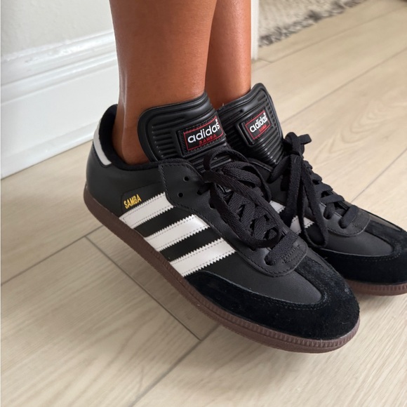 BRAND NEW ADIDAS SAMBAS - Picture 2 of 8